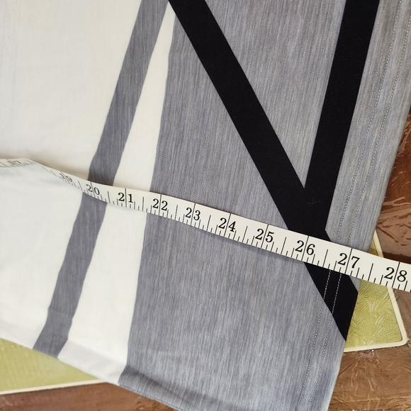 Womens made with love geometric long sleeve top black white grey sz l nwt - Picture 2 of 8